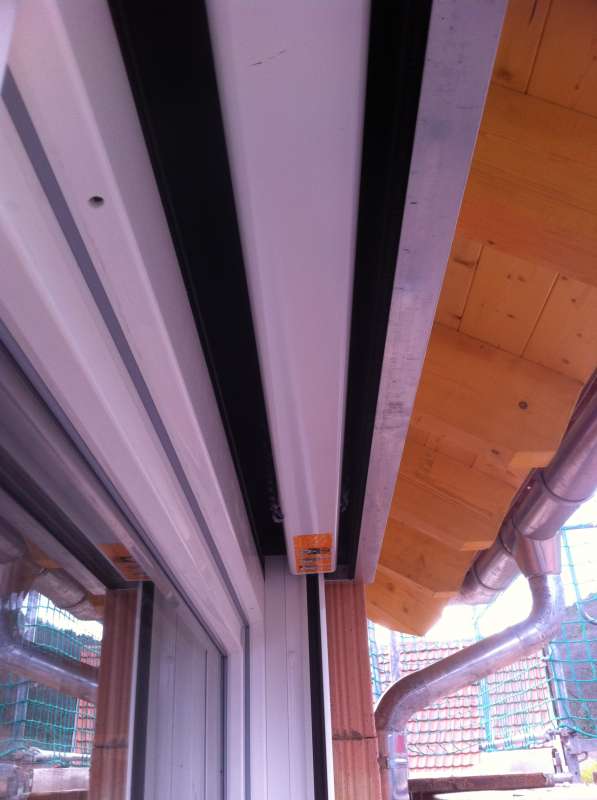 BAU.DE / BAU-Forum: 1. Bild zu Antwort "Zur Erg&auml;nzung habe ich noch ein..." auf die Frage "Roma Jalousien: Gro&szlig;er Spalt im Rollladenkasten &ndash; Ursachen, L&ouml;sungen & Reklamation?" im BAU-Forum "Fenster und Au&szlig;ent&uuml;ren"