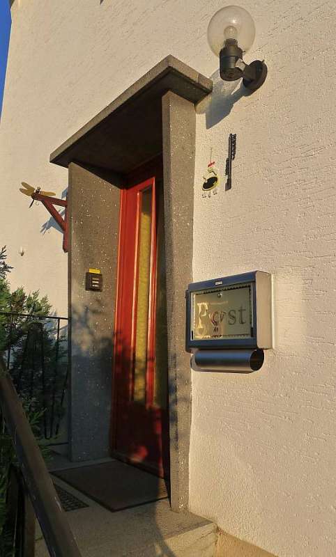 BAU.DE / BAU-Forum: 1. Bild zu Frage "Alter Haust&uuml;r Windschutz, was tun?" im BAU-Forum "Fenster und Au&szlig;ent&uuml;ren"