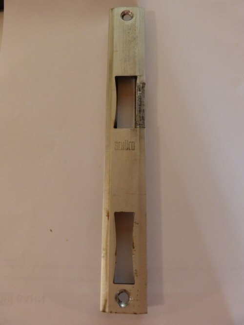 BAU.DE / BAU-Forum: 1. Bild zu Frage "[Suche] Sch&uuml;co Schlie&szlig;blech" im BAU-Forum "Fenster und Au&szlig;ent&uuml;ren"