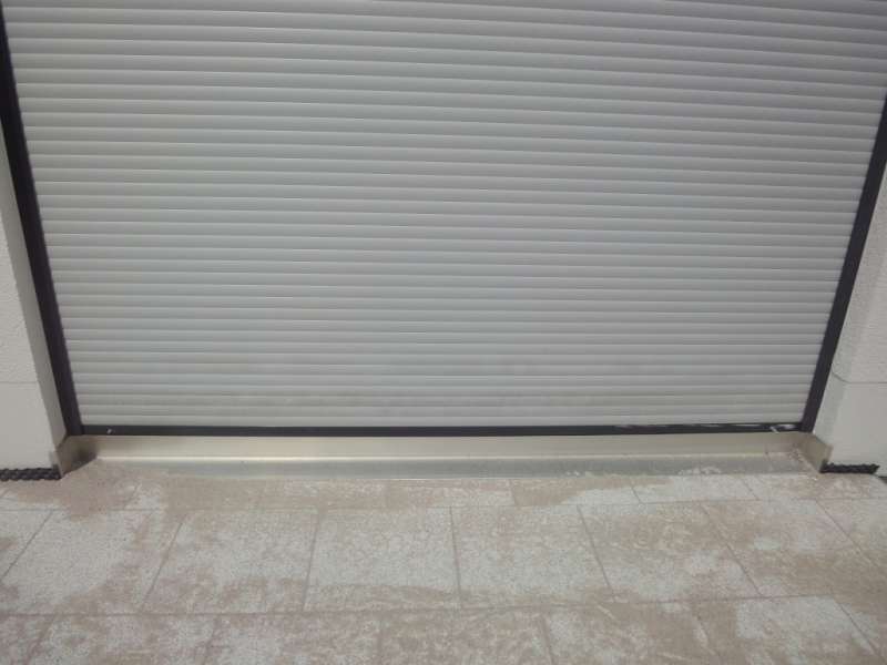 BAU.DE / BAU-Forum: 1. Bild zu Frage "Rolll&auml;den bei Terrasse ohne Fensterbank und ohne Schwelle" im BAU-Forum "Fenster und Au&szlig;ent&uuml;ren"