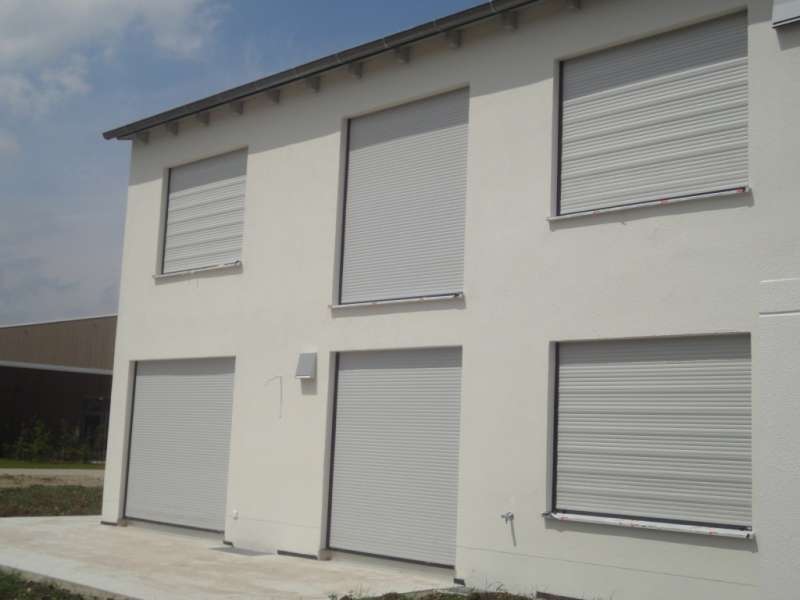 BAU.DE / BAU-Forum: 1. Bild zu Frage "Rolll&auml;den aus unterschiedlichen Materialien" im BAU-Forum "Fenster und Au&szlig;ent&uuml;ren"