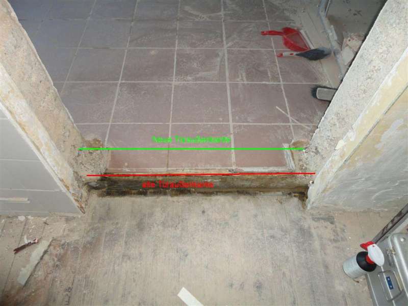 BAU.DE / BAU-Forum: 1. Bild zu Antwort "Balkont&uuml;r-Positionierung: Vorbaurollladen und WVDS planen" auf die Frage "Balkont&uuml;r wasserdicht einbauen: Abdichtung, Gef&auml;lle & Risiken bei Altbauten?" im BAU-Forum "Fenster und Au&szlig;ent&uuml;ren"