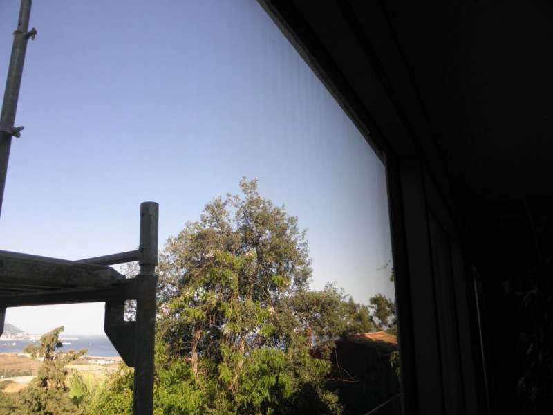 BAU.DE / BAU-Forum: 1. Bild zu Frage "Polarisationsstreifen bei 3-fach Wärmeschutzverglasung normal?" im BAU-Forum "Fenster und Außentüren" BAU.DE / BAU-Forum: 1. Bild zu Frage "Polarisationsstreifen bei 3-fach Wärmeschutzverglasung normal?" im BAU-Forum "Fenster und Außentüren"