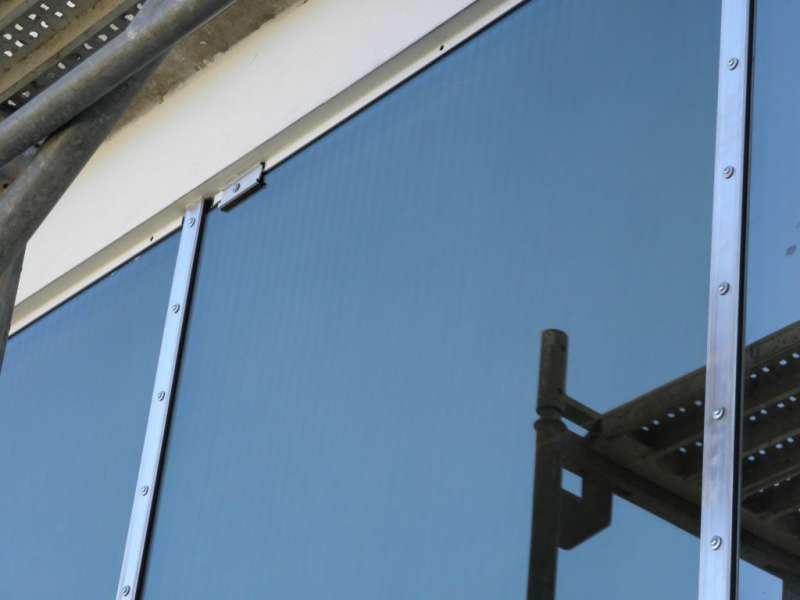 BAU.DE / BAU-Forum: 2. Bild zu Frage "Polarisationsstreifen bei 3-fach Wärmeschutzverglasung normal?" im BAU-Forum "Fenster und Außentüren" BAU.DE / BAU-Forum: 2. Bild zu Frage "Polarisationsstreifen bei 3-fach Wärmeschutzverglasung normal?" im BAU-Forum "Fenster und Außentüren"