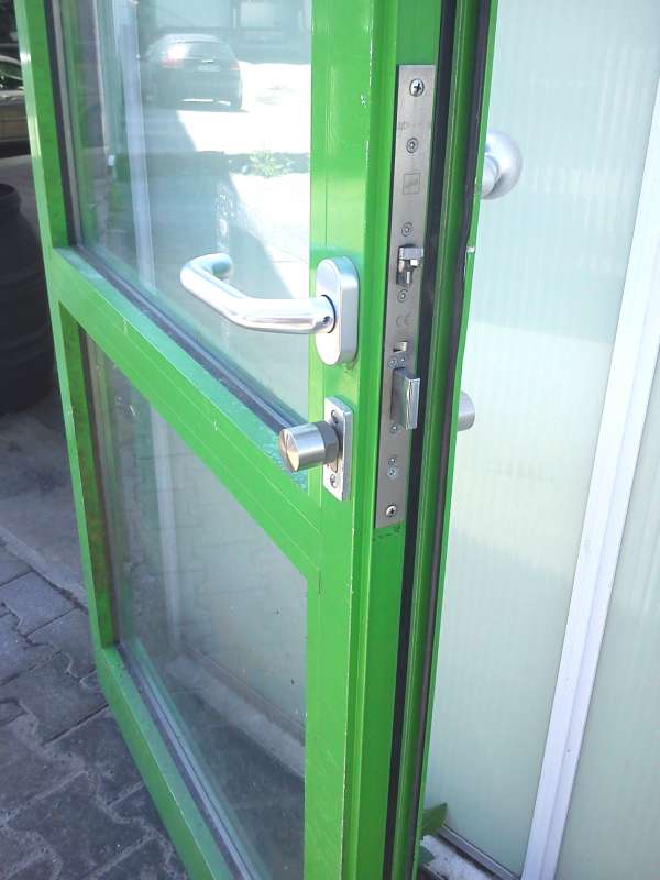 BAU.DE / BAU-Forum: 1. Bild zu Antwort "Bezugsm&ouml;glichkeiten, evtl. Preise" auf die Frage "Fachbezeichnung f&uuml;r T&uuml;r gesucht: Arten, Materialien & Bezugsquellen?" im BAU-Forum "Fenster und Au&szlig;ent&uuml;ren"