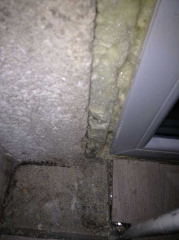 BAU.DE / BAU-Forum: 2. Bild zu Frage "Fensteranschluss an Heraklith Bauschaum ausreichend?" im BAU-Forum "Fenster und Au&szlig;ent&uuml;ren"