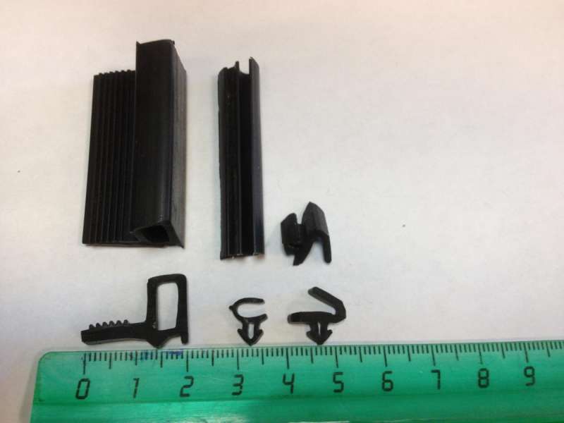 BAU.DE / BAU-Forum: 1. Bild zu Frage "Helfen identifizieren Streifen" im BAU-Forum "Fenster und Au&szlig;ent&uuml;ren"