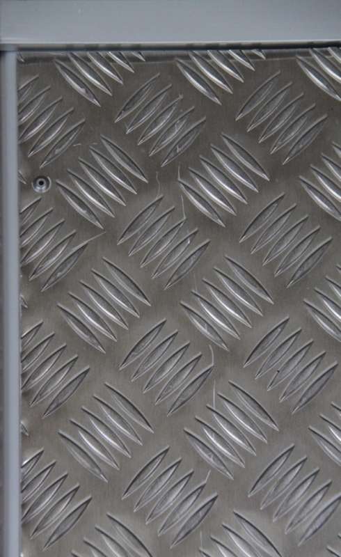 BAU.DE / BAU-Forum: 1. Bild zu Frage "Dubiose Au&szlig;enfensterb&auml;nke bei Terrassent&uuml;ren" im BAU-Forum "Fenster und Au&szlig;ent&uuml;ren"