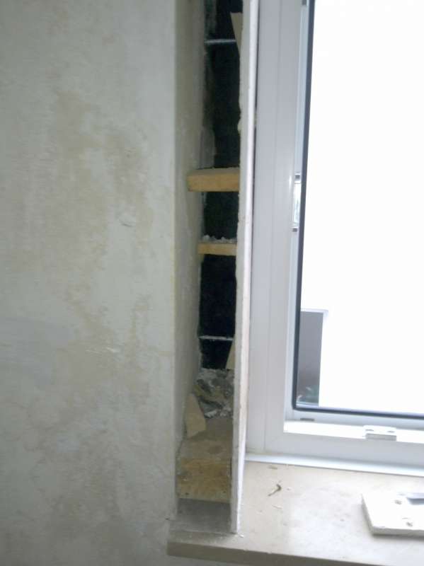 BAU.DE / BAU-Forum: 3. Bild zu Frage "Neue Fenster / Gro&szlig;er Spalt zwischen Fenster und Mauerwerk / Vorstehende Verputzung /" im BAU-Forum "Fenster und Au&szlig;ent&uuml;ren"