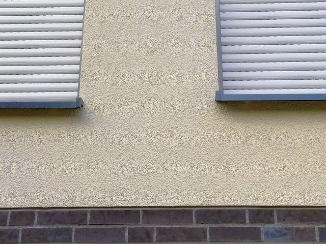 BAU.DE / Forum: 2. Bild zu Frage "Fensterbank schief eingebaut" im Forum "Fenster und Außentüren"