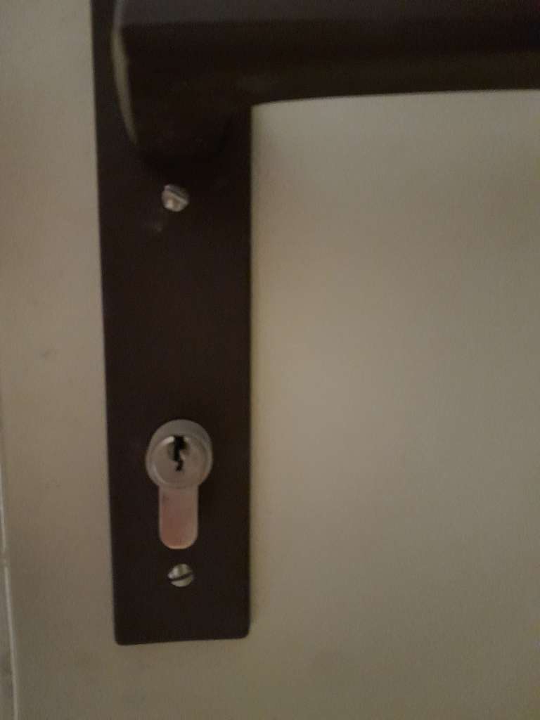 BAU.DE / BAU-Forum: 2. Bild zu Frage "Kellert&uuml;r-Schloss selbst wechseln, wenn Schl&uuml;ssel verloren?" im BAU-Forum "Fenster und Au&szlig;ent&uuml;ren"