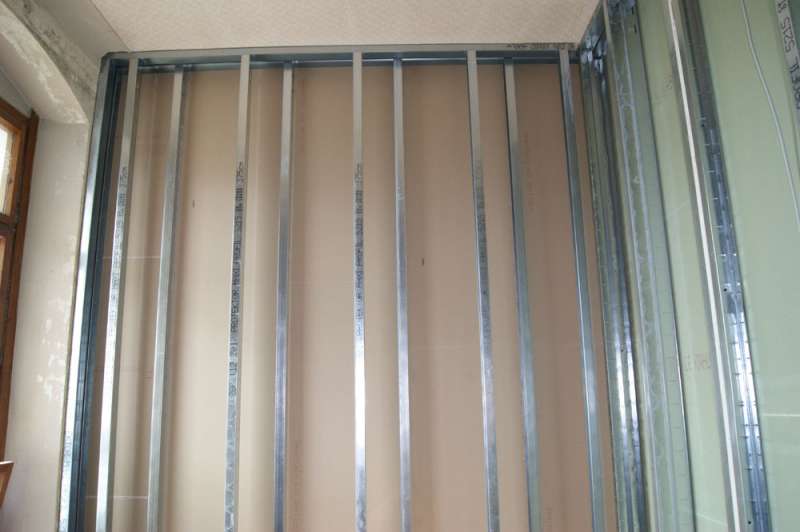 BAU.DE / BAU-Forum: 1. Bild zu Frage "Instabile Innenwand (350cm): Doppelst&auml;nderwerk, Schwingungen & DIN-Normen pr&uuml;fen?" im BAU-Forum "Innenw&auml;nde"