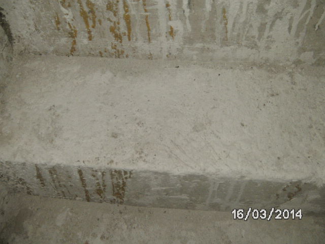 BAU.DE / BAU-Forum: 1. Bild zu Frage "Sehen Treppen nach Putzarbeiten immer so aus?" im BAU-Forum "Innenwände"