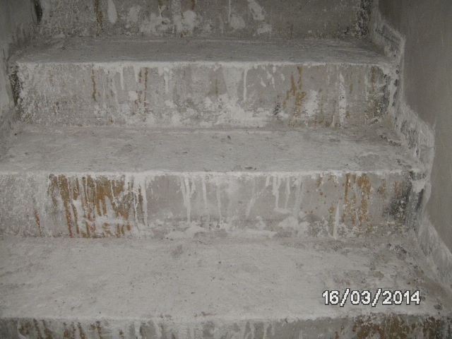 Bild zum BAU-Forumsbeitrag: Sehen Treppen nach Putzarbeiten immer so aus? im Forum Innenwände