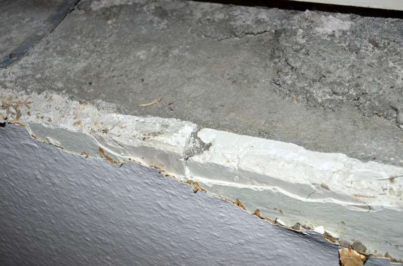 BAU.DE / BAU-Forum: 1. Bild zu Frage "Wandplatten aus Holz-Mineralstoffmischung aus den sechziger Jahre identifizieren" im BAU-Forum "Innenwände"