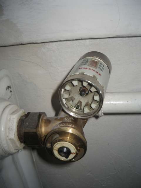 BAU.DE / BAU-Forum: 1. Bild zu Frage "Zentra Heizungsthermostat: Welcher Adapter f&uuml;r smarte Regler-Umr&uuml;stung?" im BAU-Forum "Installation: Elektro, Gas, Wasser, Fernw&auml;rme etc."