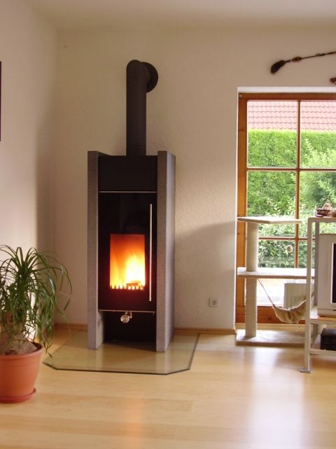 BAU.DE / BAU-Forum: 2. Bild zu Antwort "Dauerbrandofen vs. Speicherofen: W&auml;rme, Holzverbrauch & Effizienz" auf die Frage "Dauerbrandofen als Alleinheizung: Empfehlungen, Kosten & wichtige Aspekte f&uuml;r Ihr Haus" im BAU-Forum "Kamin und Kachelofen"