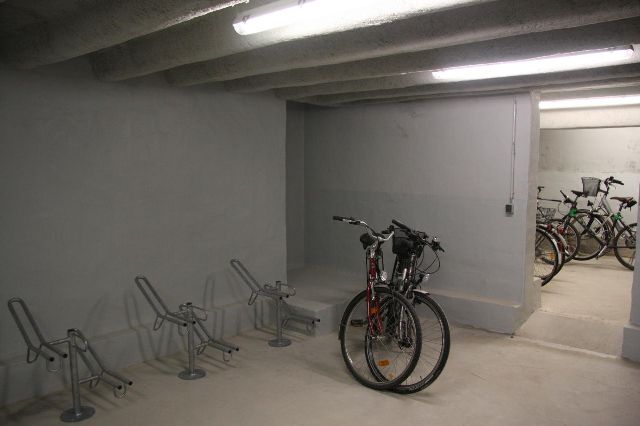 BAU.DE / BAU-Forum: 1. Bild zu Antwort "Abdichtung von Innen" auf die Frage "Kellerwand trockenlegen mit XYPEX: Dokumentation, Vorher-Nachher & Alternativen?" im BAU-Forum "Keller"