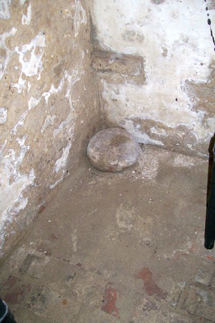 BAU.DE / BAU-Forum: 1. Bild zu Frage "Kellerfu&szlig;boden und W&auml;nde abdichten" im BAU-Forum "Keller"