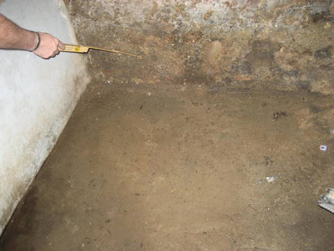 BAU.DE / BAU-Forum: 1. Bild zu Frage "Stra&szlig;ensanierung mit Pflastersteinen, jetzt Wasser im Keller" im BAU-Forum "Keller"