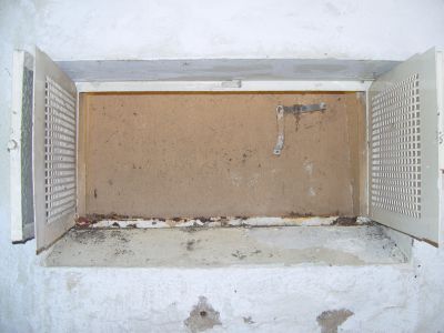 BAU.DE / BAU-Forum: 1. Bild zu Antwort "Hier noch ein paar Fotos..." auf die Frage "Dichtschl&auml;mme auf Betonfarbe: Sinnvoll? Anwendung, Risiken & Alternativen f&uuml;r Kellerabdichtung?" im BAU-Forum "Keller"