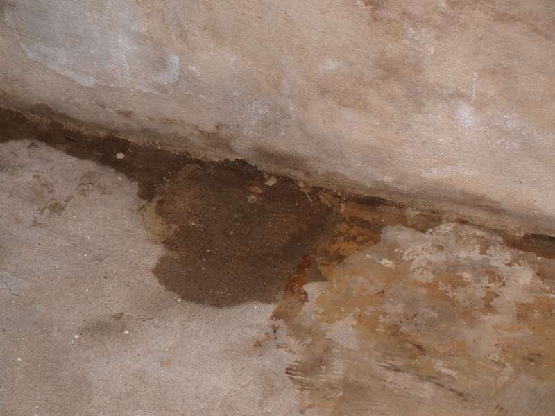 BAU.DE / BAU-Forum: 1. Bild zu Frage "Feuchtigkeit Keller Baujahr 1968" im BAU-Forum "Keller"