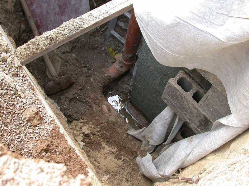 BAU.DE / BAU-Forum: 4. Bild zu Antwort "Bilder usw." auf die Frage "Wasser im Keller: Pragmatische unkonventionelle Lösung gesucht" im BAU-Forum "Keller" BAU.DE / BAU-Forum: 4. Bild zu Antwort "Bilder usw." auf die Frage "Wasser im Keller: Pragmatische unkonventionelle Lösung gesucht" im BAU-Forum "Keller"