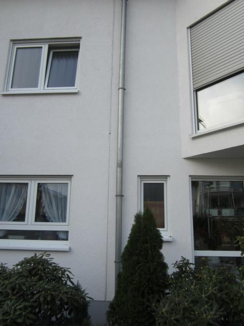 BAU.DE / BAU-Forum: 1. Bild zu Frage "In unserem Reihenmittelhaus -Baujahr 1999 - ..." im BAU-Forum "Keller" BAU.DE / BAU-Forum: 1. Bild zu Frage "In unserem Reihenmittelhaus -Baujahr 1999 - ..." im BAU-Forum "Keller"