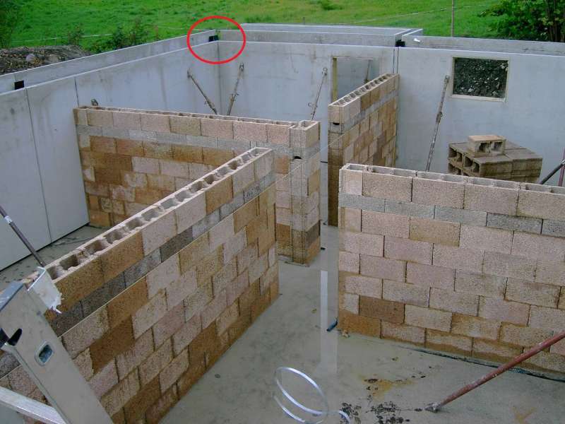 BAU.DE / BAU-Forum: 1. Bild zu Frage "Garantie f&uuml;r orangene Wanne doch v&ouml;llig unn&uuml;tz" im BAU-Forum "Keller"