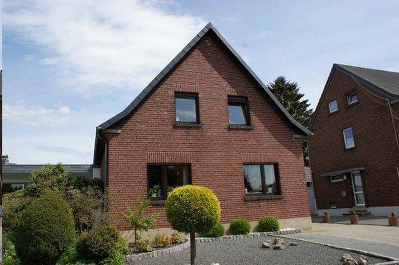 BAU.DE / BAU-Forum: 1. Bild zu Antwort "Antwort" auf die Frage "Wasser im Keller durch Fenster: Lichtschächte abdichten? Kosten & Anleitung" im BAU-Forum "Keller" BAU.DE / BAU-Forum: 1. Bild zu Antwort "Antwort" auf die Frage "Wasser im Keller durch Fenster: Lichtschächte abdichten? Kosten & Anleitung" im BAU-Forum "Keller"