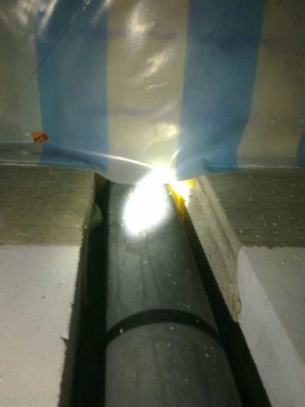 Bild zum BAU-Forumsbeitrag: Innenputz (Gips) bei teilweise fehlender (oder kaputter) Dampfsperre?! im Forum Neubau