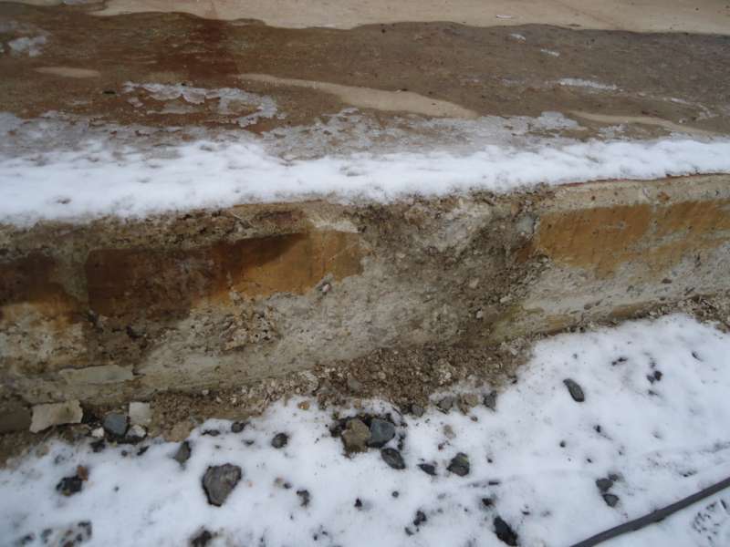 BAU.DE / BAU-Forum: 3. Bild zu Frage "Beton bl&auml;ttert nach 1,5 Jahren ab: Ursachen, Sanierung & Schutzma&szlig;nahmen?" im BAU-Forum "Neubau"