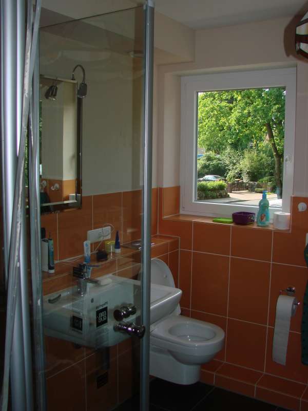 BAU-Forumsbeitrag: Badsanierung neue Dusche-Waschbecken-WC für 12000€