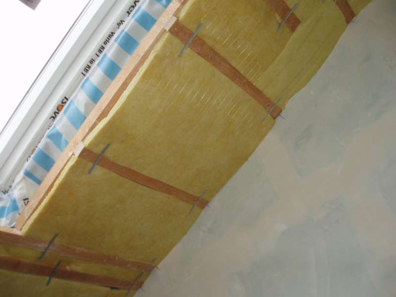 BAU.DE / BAU-Forum: 2. Bild zu Antwort "Kamin-Verf&auml;rbung: Bilder zum Aufbau der Dachd&auml;mmung" auf die Frage "Schwarze Verf&auml;rbung am Kamin der Brennwerttherme: Ursachen, Risiken & Sanierung?" im BAU-Forum "Modernisierung / Sanierung / Bausch&auml;den"