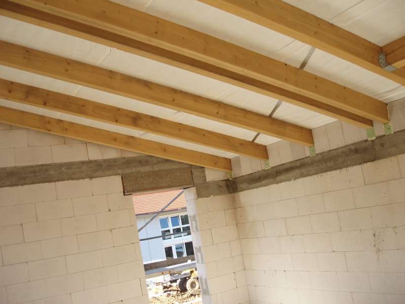 BAU.DE / BAU-Forum: 2. Bild zu Antwort "Kamin-Problem: Rohbau-Bilder zur Analyse der W&auml;rmebr&uuml;cke" auf die Frage "Schwarze Verf&auml;rbung am Kamin der Brennwerttherme: Ursachen, Risiken & Sanierung?" im BAU-Forum "Modernisierung / Sanierung / Bausch&auml;den"