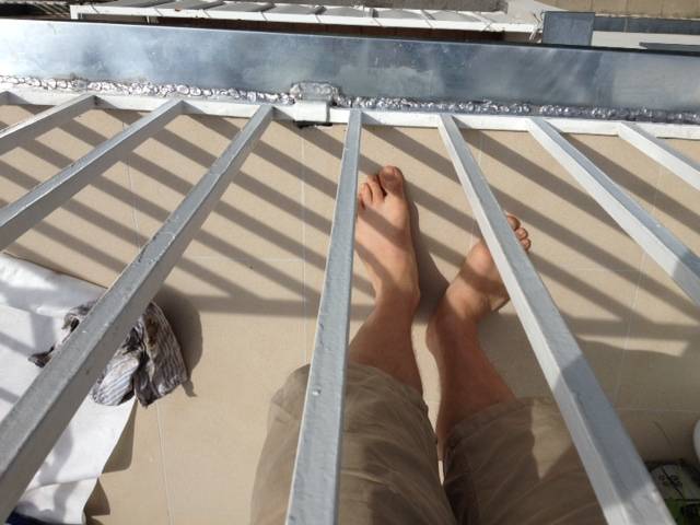 BAU.DE / BAU-Forum: 2. Bild zu Antwort "Blechabdichtung Balkon: Zuschwei&szlig;en? Risiken und Alternativen" auf die Frage "Balkonfliesen und Wasserschaden: Blechabdichtung mangelhaft? Ursachen, Folgen & L&ouml;sungen" im BAU-Forum "Modernisierung / Sanierung / Bausch&auml;den"