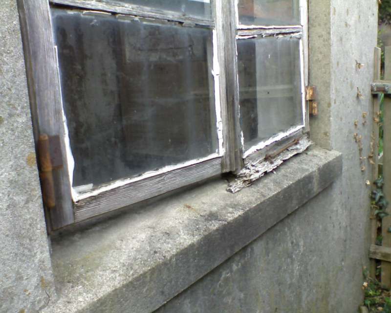 BAU.DE / BAU-Forum: 3. Bild zu Frage "Wasser im Schuppen: Ursachen finden & Sch&auml;den vermeiden &ndash; Ma&szlig;nahmen & Kosten?" im BAU-Forum "Modernisierung / Sanierung / Bausch&auml;den"