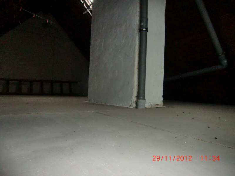 BAU.DE / BAU-Forum: 1. Bild zu Antwort "Holzbalkendecke: Aufbau & Sch&uuml;ttung im Altbau (1926)" auf die Frage "Schalld&auml;mmung im Altbau (1926): L&auml;rmschutz verbessern &ndash; Ma&szlig;nahmen, Kosten & Vergleich" im BAU-Forum "Modernisierung / Sanierung / Bausch&auml;den"