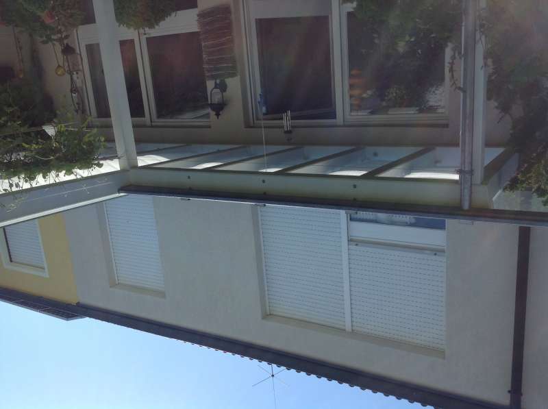 BAU.DE / BAU-Forum: 1. Bild zu Frage "Glastisch beschädigt nach Malerarbeiten: Wer haftet für Risse, Kurzschluss & Folgeschäden?" im BAU-Forum "Modernisierung / Sanierung / Bauschäden" BAU.DE / BAU-Forum: 1. Bild zu Frage "Glastisch beschädigt nach Malerarbeiten: Wer haftet für Risse, Kurzschluss & Folgeschäden?" im BAU-Forum "Modernisierung / Sanierung / Bauschäden"