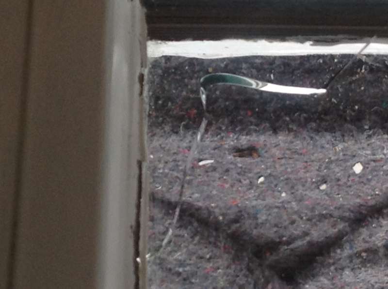 BAU.DE / BAU-Forum: 2. Bild zu Frage "Glastisch beschädigt nach Malerarbeiten: Wer haftet für Risse, Kurzschluss & Folgeschäden?" im BAU-Forum "Modernisierung / Sanierung / Bauschäden" BAU.DE / BAU-Forum: 2. Bild zu Frage "Glastisch beschädigt nach Malerarbeiten: Wer haftet für Risse, Kurzschluss & Folgeschäden?" im BAU-Forum "Modernisierung / Sanierung / Bauschäden"