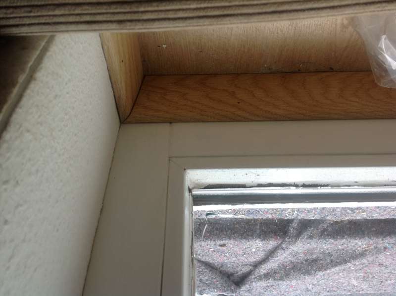 BAU.DE / BAU-Forum: 3. Bild zu Frage "Glastisch beschädigt nach Malerarbeiten: Wer haftet für Risse, Kurzschluss & Folgeschäden?" im BAU-Forum "Modernisierung / Sanierung / Bauschäden" BAU.DE / BAU-Forum: 3. Bild zu Frage "Glastisch beschädigt nach Malerarbeiten: Wer haftet für Risse, Kurzschluss & Folgeschäden?" im BAU-Forum "Modernisierung / Sanierung / Bauschäden"