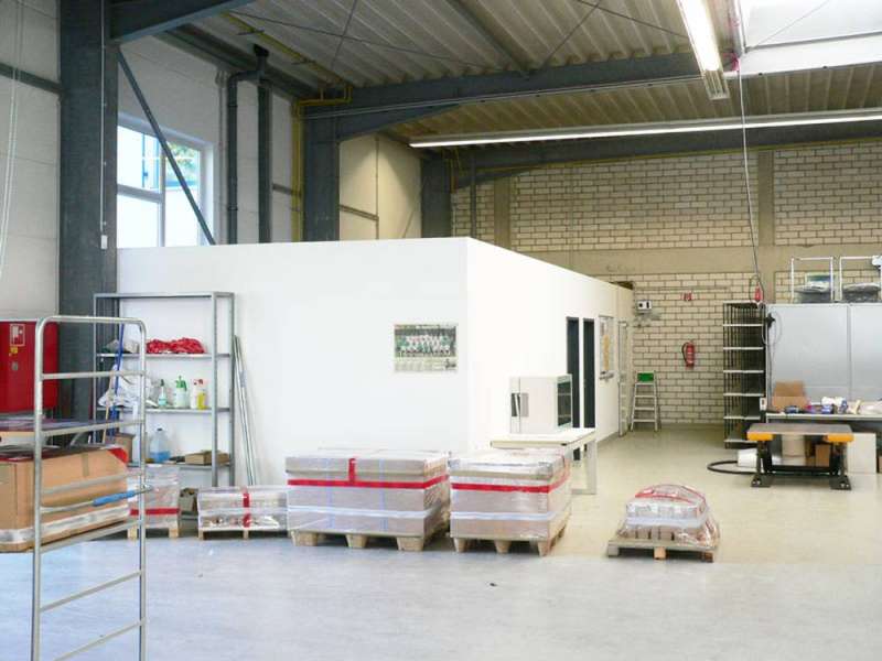 BAU.DE / BAU-Forum: 1. Bild zu Frage "Lagerdecke in Gewerbehalle: Holzbalkendecke, OSB-Platten &ndash; Baugenehmigung & Vorschriften?" im BAU-Forum "Modernisierung / Sanierung / Bausch&auml;den"