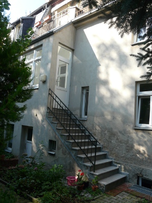 BAU.DE / BAU-Forum: 2. Bild zu Frage "Feuchte Au&szlig;enwand an Treppe & Keller: Ursachen, Sanierungskosten & Dringlichkeit?" im BAU-Forum "Modernisierung / Sanierung / Bausch&auml;den"