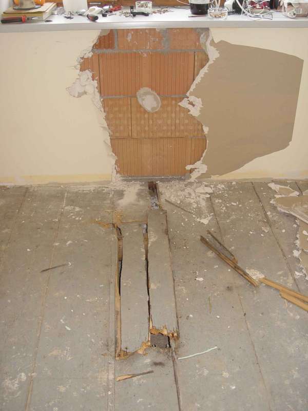 BAU.DE / BAU-Forum: 1. Bild zu Frage "Wind im Wandaufbau: Ursachen, Folgen & Sanierung bei Altbau (Bj. 1900)?" im BAU-Forum "Modernisierung / Sanierung / Bausch&auml;den"