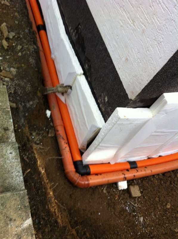 Bild zum BAU-Forumsbeitrag: Feuchtigkeit in der Kellerwohnung trotz Drainage, Was tun? im Forum Modernisierung / Sanierung / Bauschäden