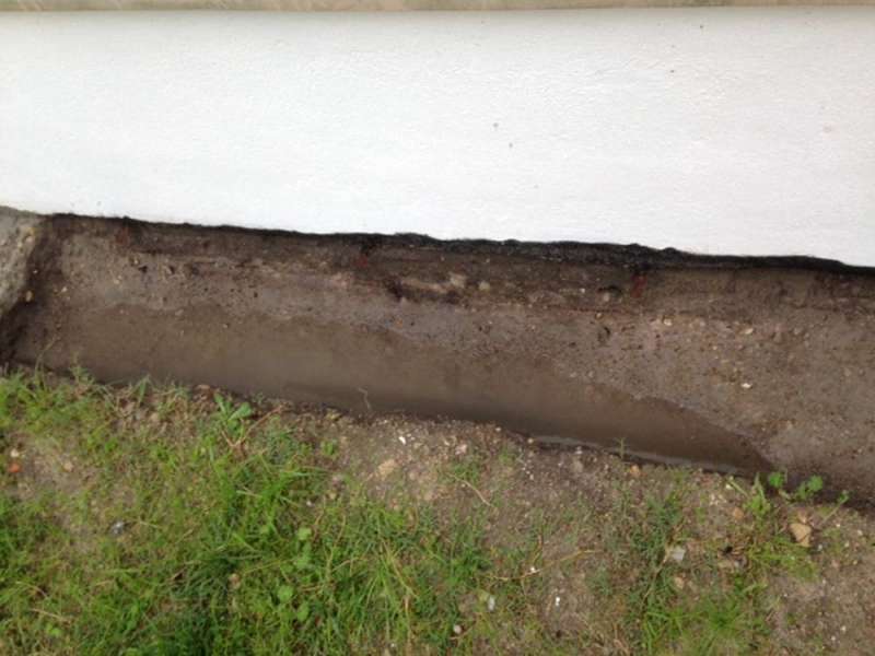 BAU.DE / BAU-Forum: 1. Bild zu Frage "Drainage am Haus: Pflastern, Drainage oder keine Ma&szlig;nahme? Kosten & Vergleich" im BAU-Forum "Modernisierung / Sanierung / Bausch&auml;den"