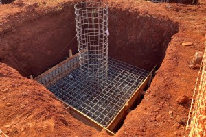 Die Basis bezieht sich auf den Grund, das Fundament oder die Grundlage einer Sache, eines Systems oder einer Theorie. Die Basis bezieht sich auf den Grund, das Fundament oder die Grundlage einer Sache, eines Systems oder einer Theorie.