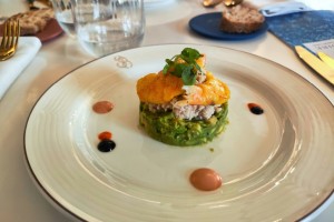 Ernährung umfasst die Gesamtheit der Nahrungsaufnahme, Auswahl, Zubereitung und Verwertung von Lebensmitteln, die der Erhaltung der Gesundheit, Energieversorgung und körperlichen Leistungsfähigkeit dienen. Ernährung umfasst die Gesamtheit der Nahrungsaufnahme, Auswahl, Zubereitung und Verwertung von Lebensmitteln, die der Erhaltung der Gesundheit, Energieversorgung und körperlichen Leistungsfähigkeit dienen.