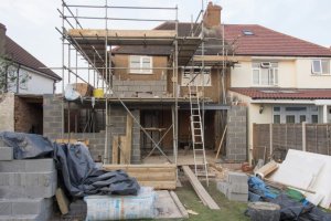 Hausbau und Renovierung: 12 versteckte Nebenkosten, die Ihr Budget sprengen - Bild: Brett Jordan / Unsplash