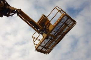 Eine Hebebühne ist eine mechanische Vorrichtung, die verwendet wird, um schwere Lasten anzuheben und zu senken. Eine Hebebühne ist eine mechanische Vorrichtung, die verwendet wird, um schwere Lasten anzuheben und zu senken.